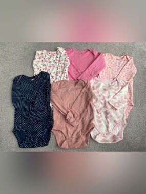 6 piece baby girl 0-3 month long sleeved onesies, Cloud Island and Carters